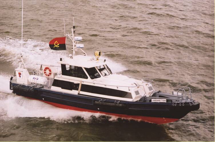 Défenses de Vedettes Ocean 3 - Crew Boat Tide Water Landana - Alucat 1605 Damen 01