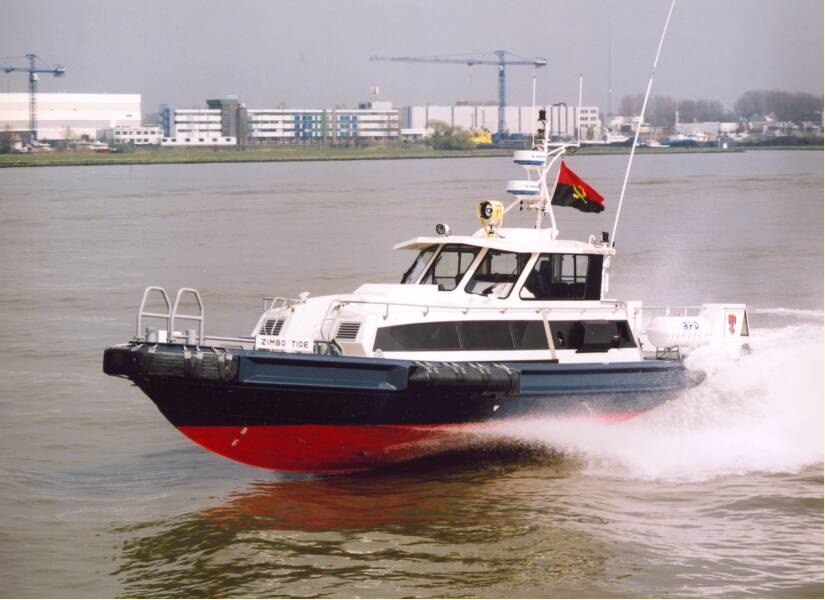 Défenses de Vedettes Ocean 3 - Crew Boat Tide Water Zimbo - Alucat 1605 Damen