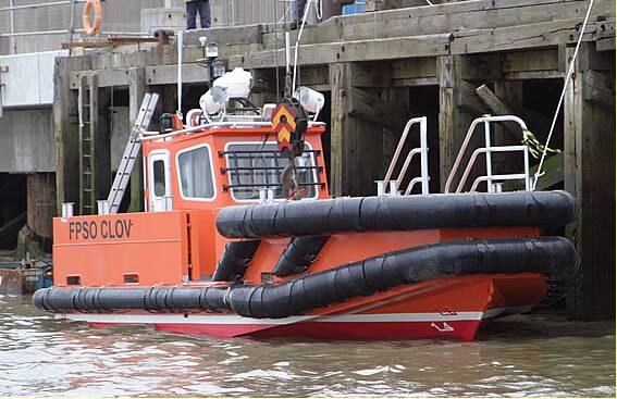 Défenses de Vedettes Ocean 3 - Workboat FPSO Clov - Proue pour Boat Landing  01